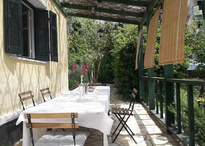 Semesterbostad Garden House In Corfu