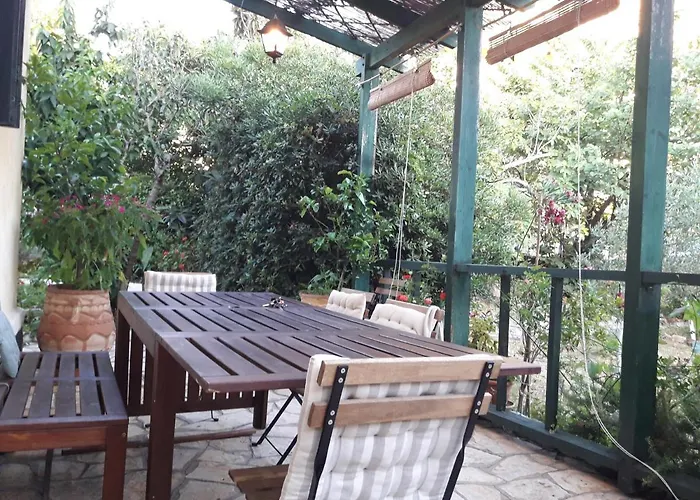 Garden House In Corfu