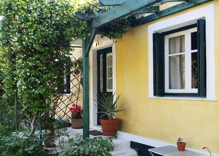 Garden House In Corfu * Corfu (city)